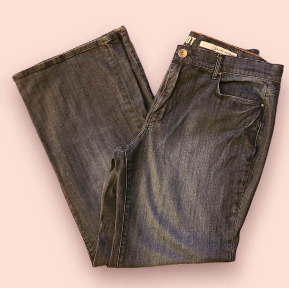DKNY Houston Bootcut Denim Jeans Slight flare Dark Wash Plus Size Curvy 16 - Picture 7 of 9